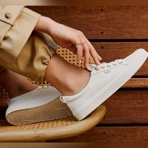 EUC Cariuma Oca Low Canvas Shoes 6 36